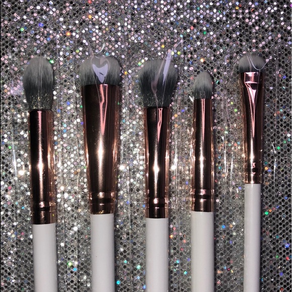 👸🏽🆕👸🏽Crown All Eyes On You 5pc Luxe Brush Set - Picture 3 of 6
